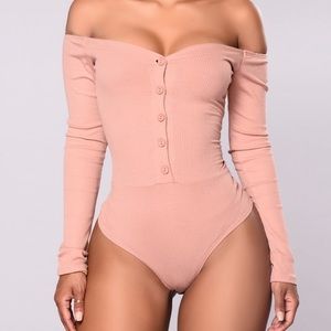 WOMANS FASHION NOVA OFF SHOULDER BODY SUIT